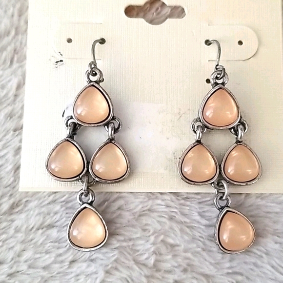 Ear Rings - Picture 1 of 2